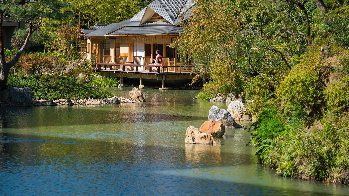 The sukiya-style tea house above the Shakusui-en pond garden at Four Seasons Hotel Kyoto